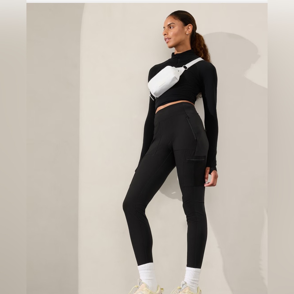 ATHLETA HEADLANDS HYBRID HIGH RISE CARGO